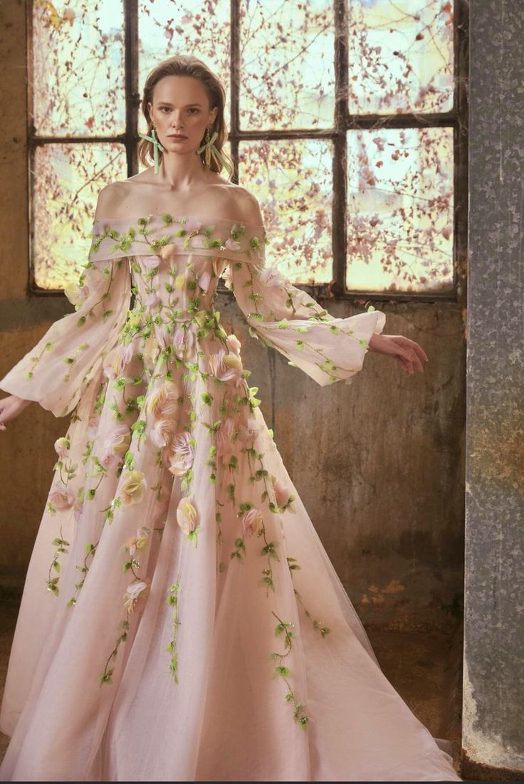 Flower Gown, Embroidered Tulle Dress, Fairy Dresses, Tony Ward, Fairytale Dress, Fantasy Dress, Dream Wedding Dresses, Beautiful Gowns, Tulle Dress