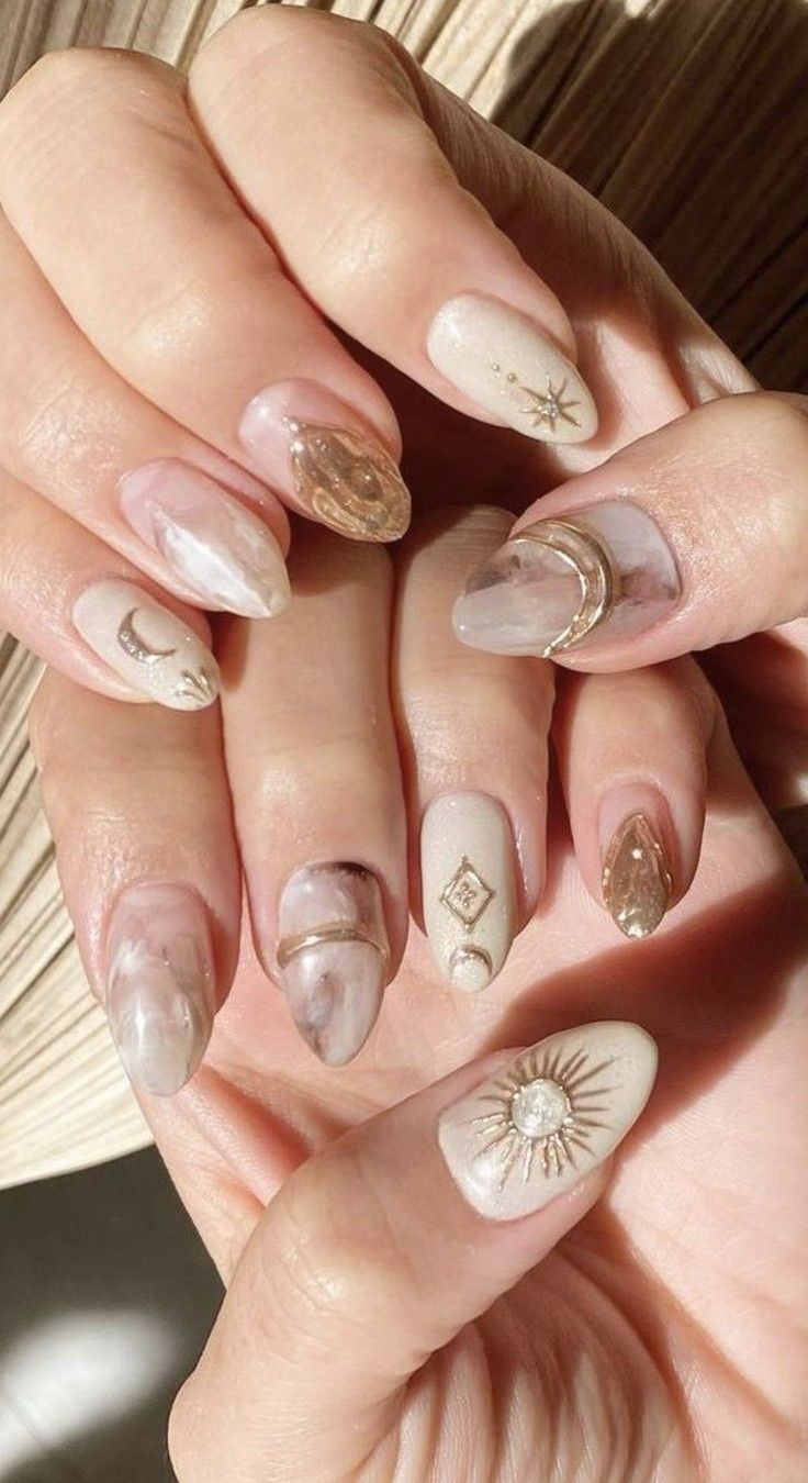 Korean Acrylic Nails Art Designs, Nail Art Lamaran, Nail Art Simple Elegant Classy, Japanese Gel Nail Designs, Korean Nails Ideas, Nails Con Relieve, Oval Nails Inspiration, Korean Nail Art Aesthetic, Nail Art Korean