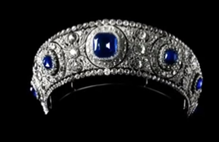 Marie Poutine's Jewels & Royals: Russian Imperial Jewels. ~ Grand Duchess Vladimir's diamond and sapphire kokoshnik tiara. Russian Crown, Russian Jewelry Royal, Russian Crown Jewels, European Royal Tiaras, Romanov Crown Jewels, Grand Duchess Vladimir Tiara, Russian Jewelry, Royal Crown Jewels, Royal Crowns