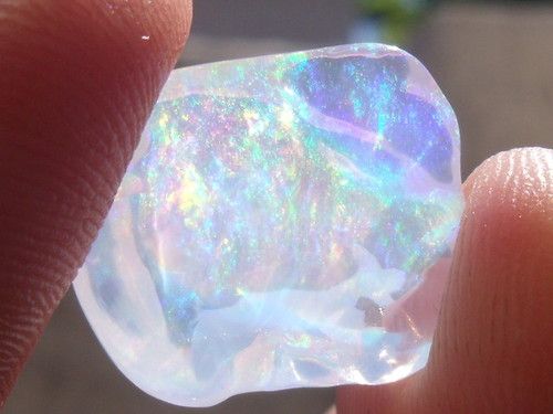 opal, the color is true OPAL ESSENCE "IRRIDESCENT" i could see this incorporated into my engagement ring. Luz Opal, Jelly Opal, Pretty Rocks, Beautiful Rocks, Engagement Rings Opal, Mineral Stone, Minerals And Gemstones, Rocks And Gems, Soft Grunge