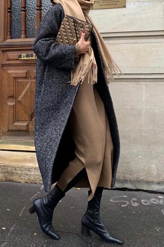 Minimalistic Outfits, Herringbone Coat, Winter Work, Coat Outfit, Moda Chic, Looks Street Style, Outfit Trends, Street Style Inspiration, Looks Chic