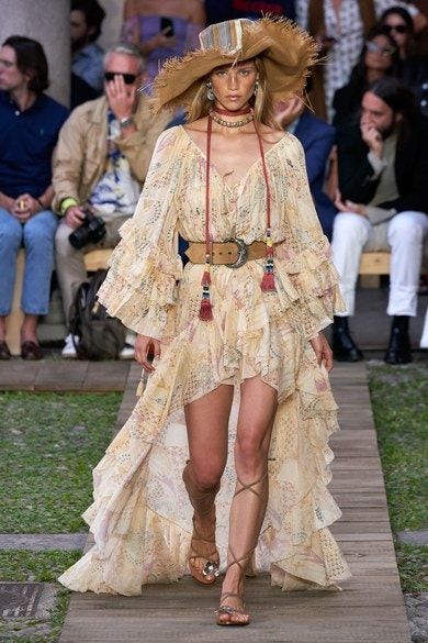 Mode Boho, Milano Fashion Week, Irina Shayk, 60s Fashion, Fashion Show Collection, Fantasy Fashion, Fashion 2020, Moda Fashion, Milan Fashion Week