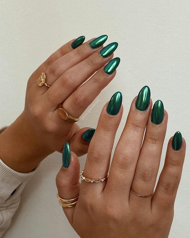 Emerald Green Chrome Nails, Green Chrome Nails, Hoco Nails, Emerald Nails, Green Acrylic Nails, Dark Green Nails, December Nails, Chrome Nails Designs, Green Nail Designs