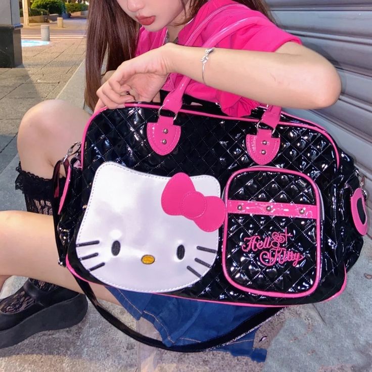 Hello Kitty Handbags, Pink Shoulder Bags, Cartoon Bag, Hello Kitty Cartoon, Plush Backpack, Fashion Tote Bag, Girls Bags, Cute Bags, Black Tote Bag