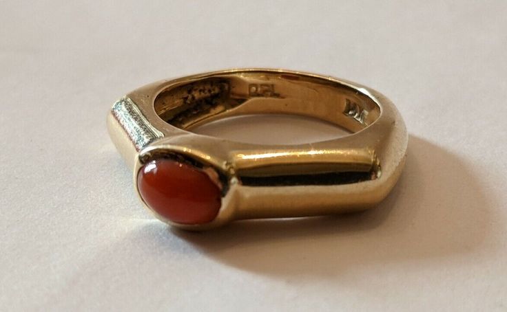 Vintage Coral And 14k Gold Ring Circa 1970s/ 80s Weighs 4.2 Dwt or 6.6g Ring size 6¾ Great condition