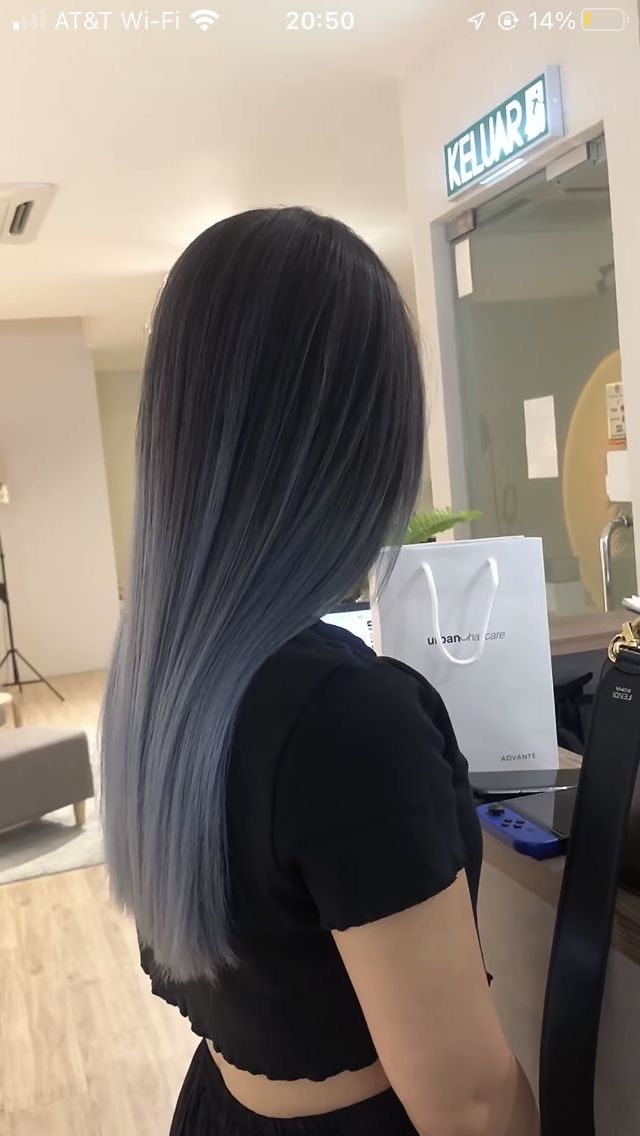 Ombre Hair Platinum Blonde, Grey And Black Hair Color, Korean Ombre Hair, Short Grey Hair Styles, Cute Colored Hair, Ashy Black Hair, Underhair Dye, Ash Grey Hair Color, Ash Grey Balayage