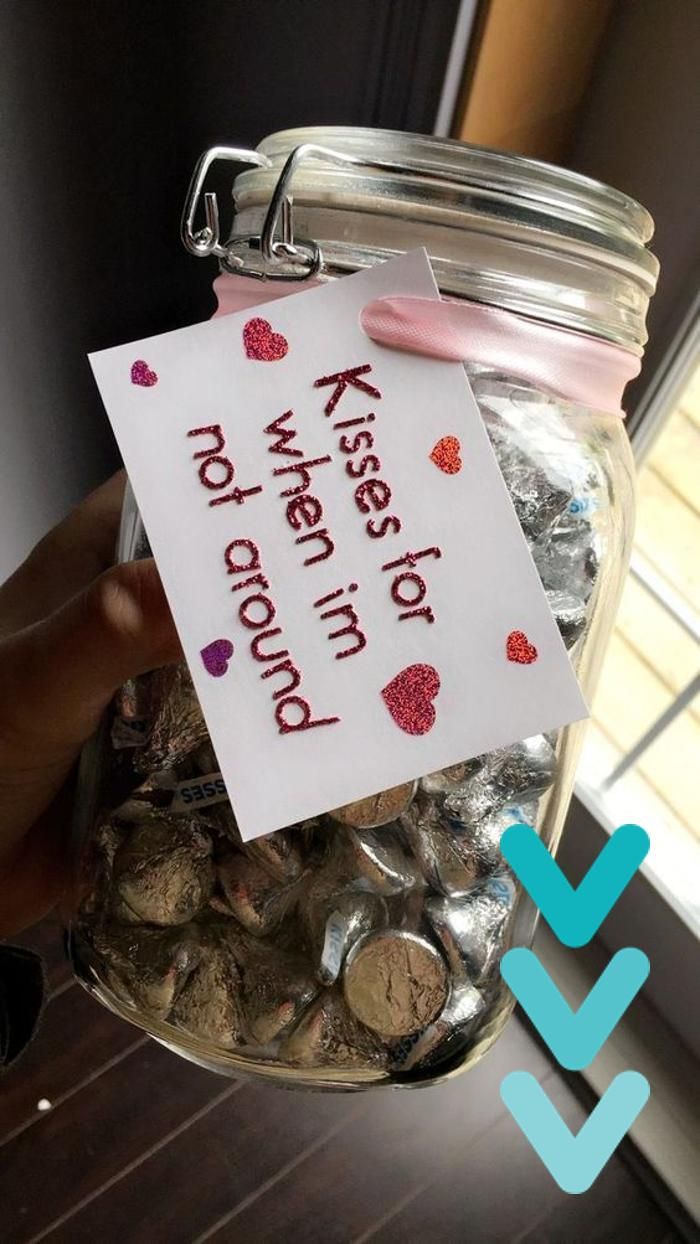 a jar filled with lots of coins and a note that says, i love you