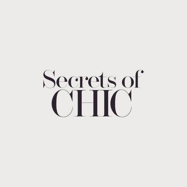 the words secrets of chic written in black and white on a white background,