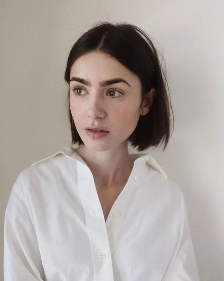 Lily Collins Just Got a Chic Blunt Bob for Summer Lily Collins Bob, Lily Collins Hair, Bob Haircut, Lily Collins, Hair Fragrance, Big Hair, Art Teacher, Hair Cut, Hair Designs