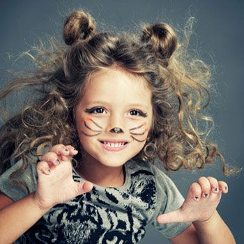 Kids' DIY Costumes For Halloween That Start With Your Makeup Bag | LUUUX Cats Costume, Cat Costume Kids, Kitty Face Paint, Cat Costume Diy, Leopard Makeup, Halloween Costumes For 3, Homemade Halloween Costumes, Halloween Costumes Makeup, Homemade Halloween