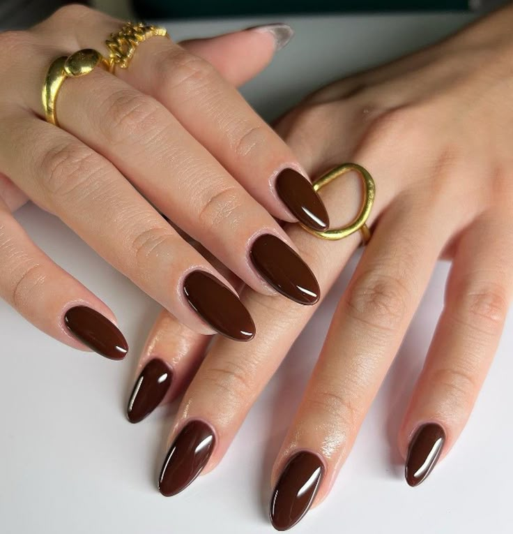 Brown Acrylic Nails, Kutek Disney, Brown Nails Design, Brown Nail, Fall Nail Trends, Nail Colors Winter, Burgundy Nails, Dark Nails, Brown Nails