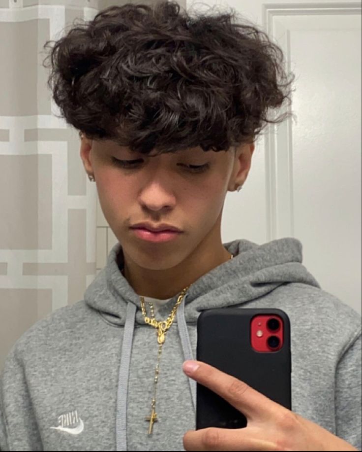 Curly Heads Boys Hispanic, Mexican Hairstyles, Kinds Of Haircut, Edgars Haircut, Hispanic Men, Men Haircut Curly Hair, Light Skin Men, Big Curls