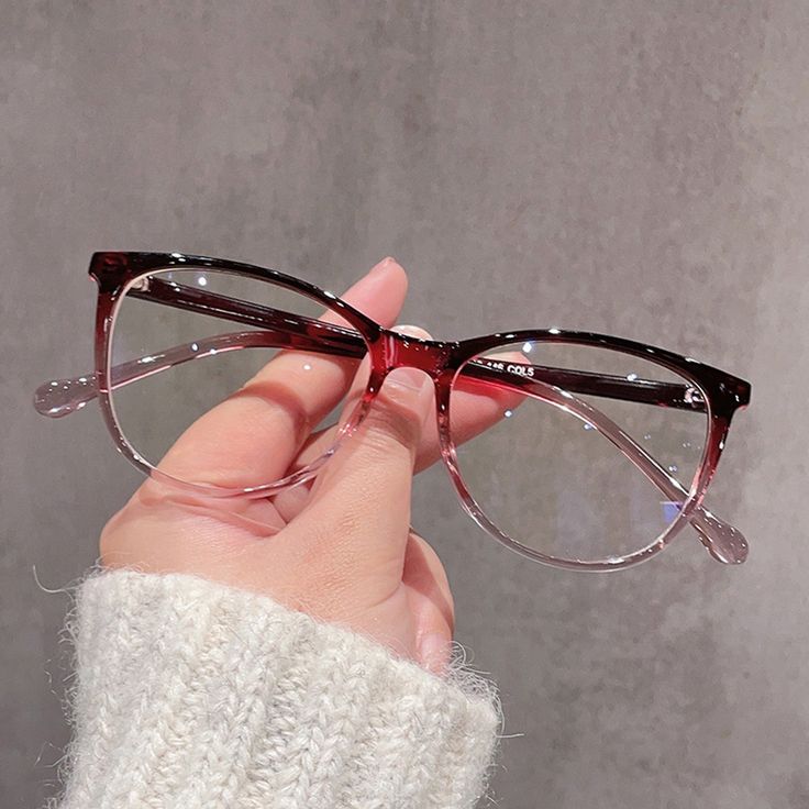 Featured with gradient colored design, this #Landon frame can catch the sight at the first sight in the crowd. Available in blue, red, black and translucent color. Stylish Glasses For Women, Large Frame Glasses, Classy Glasses, Glasses Inspiration, Red Glasses, Fashion Eye Glasses, Round Glasses, Prescription Glasses Online, Stylish Glasses