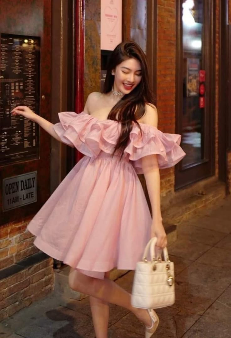 فستان زهري, Short Frocks, Beautiful Dress Designs, Girly Dresses, Korean Fashion Dress, Stylish Party Dresses, Pretty Prom Dresses, Glam Dresses, Fancy Outfits