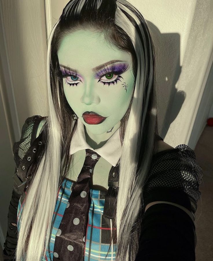 Frankenstein Makeup, Monster High Halloween Costumes, Monster High Makeup, Monster High Halloween, Monster High Cosplay, Monster High Costume, Monster Makeup, Creepy Halloween Makeup, Cute Halloween Makeup