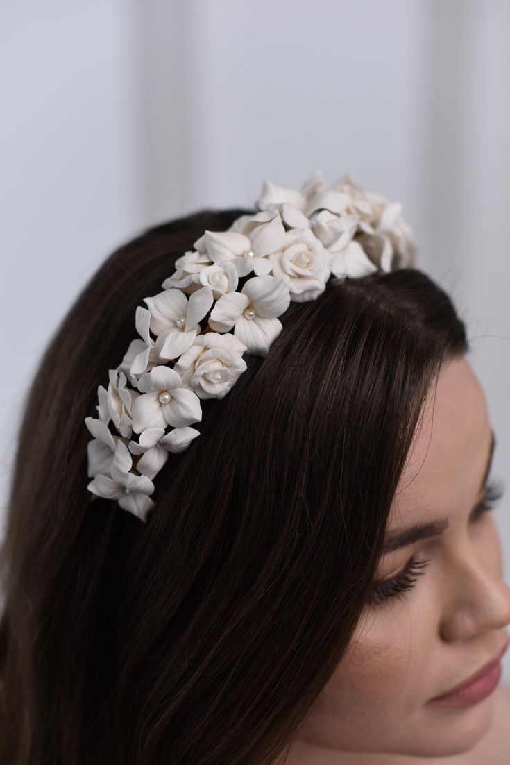 Bridal headband with ceramic roses and flowers. This luxurious headband is made from cold porcelain and will become the best choice of accessories to compliment your bridal look 🤍 Its main features are -- roses and flowers that are made in two rows. In the middle of each flower, there is a pearl plus volume and shine✨ This handmade headband is created with love and care! The best porcelain tiara for your special day! It will look amazing in any hairstyle. A perfect gift for a bride-to-be and fo Floral Headband Wedding, Gold Bridal Headband, Flowers Clay, Porcelain Wedding, Flower Headband Wedding, Bridal Headbands, Bridal Flower Headband, Floral Headpiece Wedding, Pearl Bridal Headband