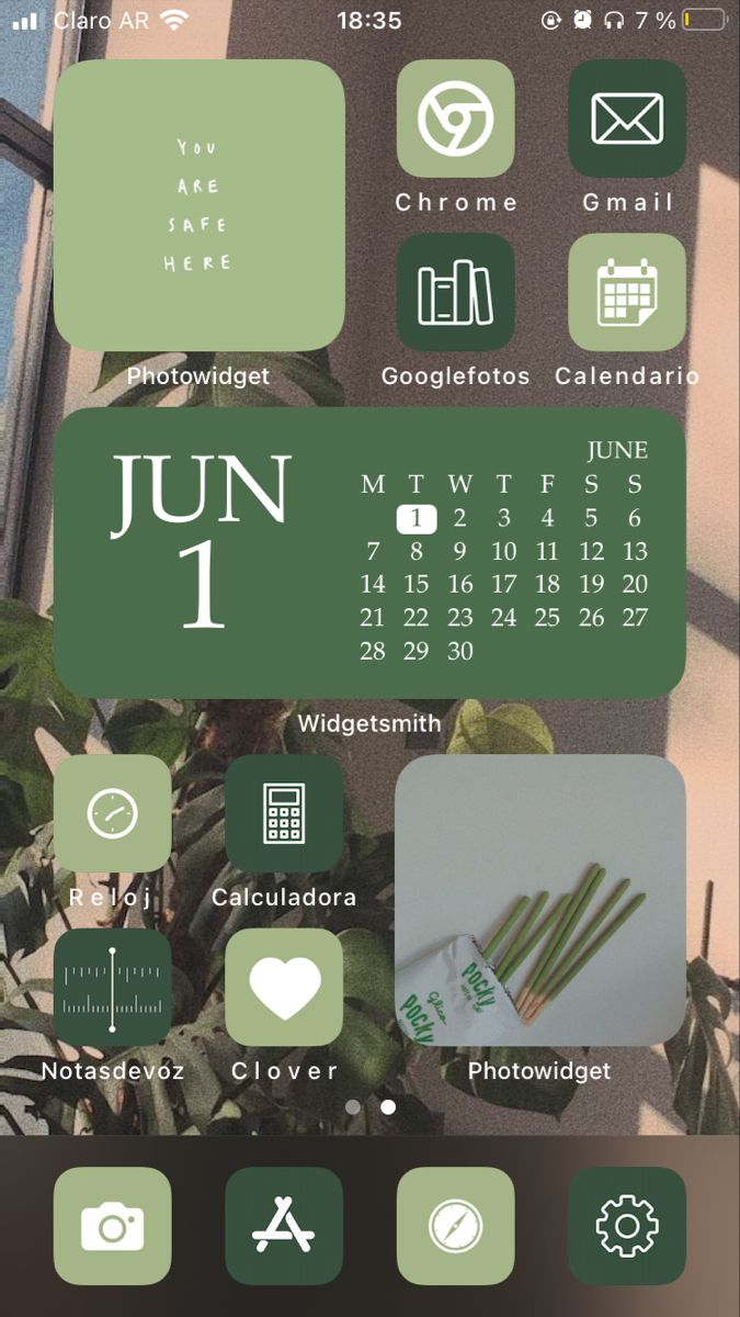 an image of a calendar on the phone screen