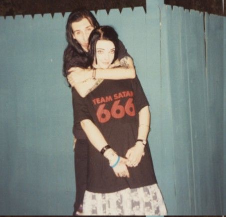 Marilyn Manson and then girlfriend Missi Romero Edgy Y2k, Brian Warner, Grunge Couple, 90s Goth, Quoi Porter, Cold Spring, I'm With The Band, Marilyn Manson, After Life