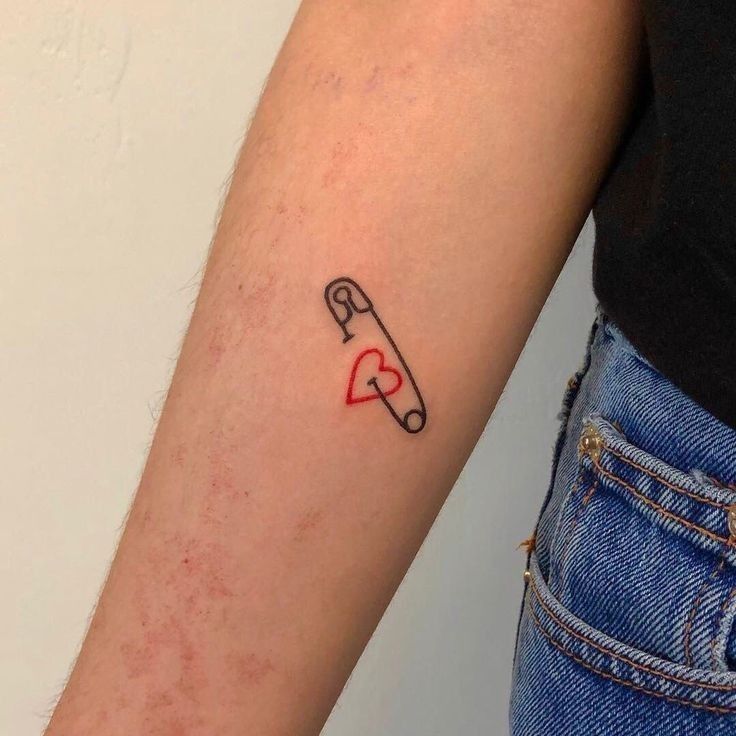 Mini Red Tattoo, Safety Pin Tattoo, Tato Minimal, Tato Henna, Sharpie Tattoos, Handpoke Tattoo, Red Tattoos, Classy Tattoos, Discreet Tattoos