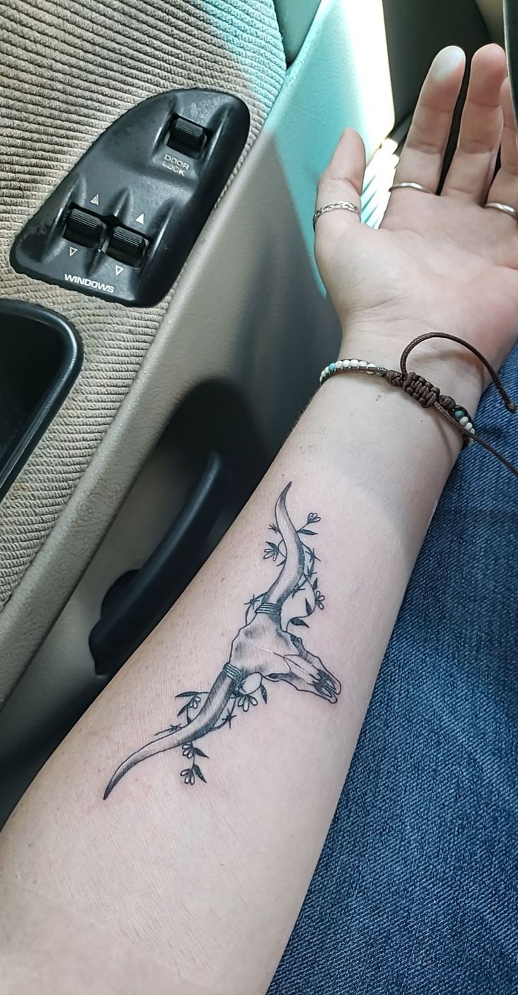 Western Art Tattoos For Women, Cow Skull Tattoos, Bull Skull Tattoos, Cowgirl Tattoos, Cowboy Tattoos, Basic Tattoos, Country Tattoos, Bull Tattoos, Western Tattoos