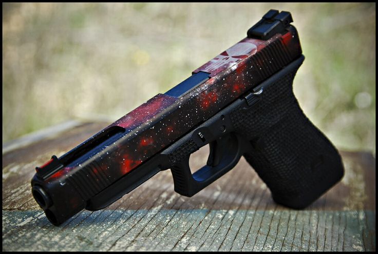 Glock, With a Wicked Paint Job.!!! Cerakote Ideas, Black Stuff, Greatest Of All Time, Cool Knives, Assassins Creed, Tucson, Red And Black, Project Ideas, All Time