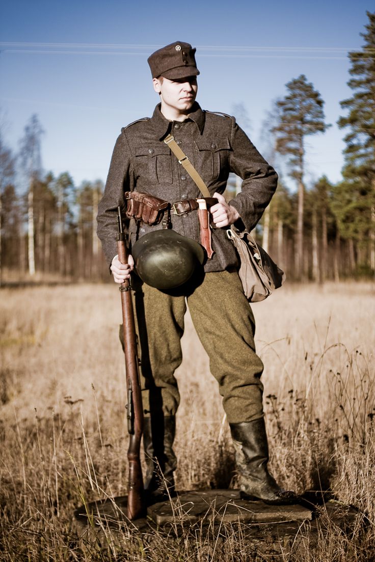 Finnish infantryman uniform Man In Uniform, Military Drawings, Military Insignia, Military Photos, Military Forces, Military Outfit, Us History, Military Uniform, History Facts