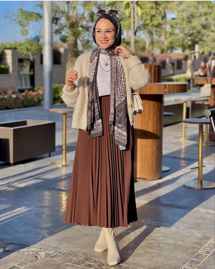 Hijabi Yoga Outfit, Modest Outfits Muslim, Hijab Hipster, Modest Winter Outfits, Outfits Muslim, Modest Girly Outfits, Stylish Outfits Casual, Hijabista Fashion, Modest Casual Outfits