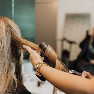 @hairstyle_gisooo • Instagram photos and videos Hair Mood Board, Hair Braiding Salon, Hair Salon Pictures, Hairstylist Branding, Salon Pictures, Hair Photography, Branding Photoshoot Inspiration, Brand Stylist, Hair Done