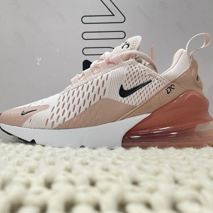 New Women's Nike Air Max 270 Light Soft Pink Wallpaper Nike, Nike 270, Trendy Shoes Sneakers, Preppy Shoes, Pink Running Shoes, Cute Nike Shoes, Cute Nikes, Nike Leggings, Shorts Nike