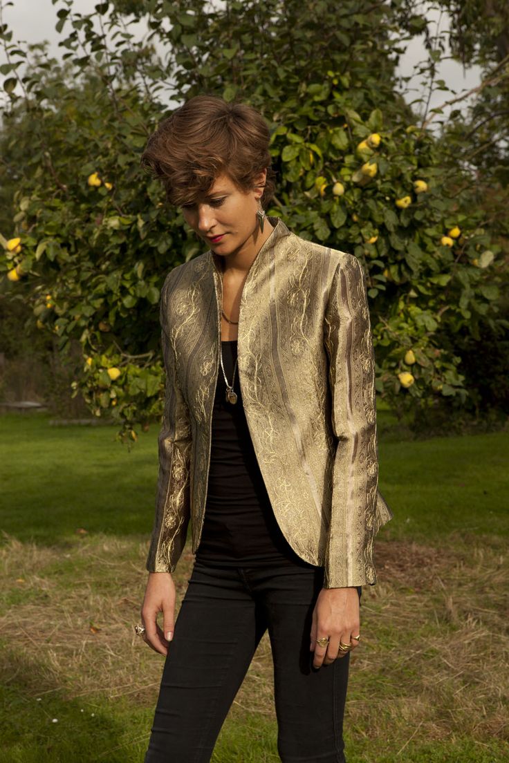 The perfect fitted silk jacket in gold. Wear for a wedding, to the races, for an awards evening or to the opera. Hacking Jacket, Smart Jackets, Elegant Jacket, Silk Blazer, Christmas Party Outfit, Gold Jacket, Black Silk Dress, Cashmere Jacket, Silk Shift Dress