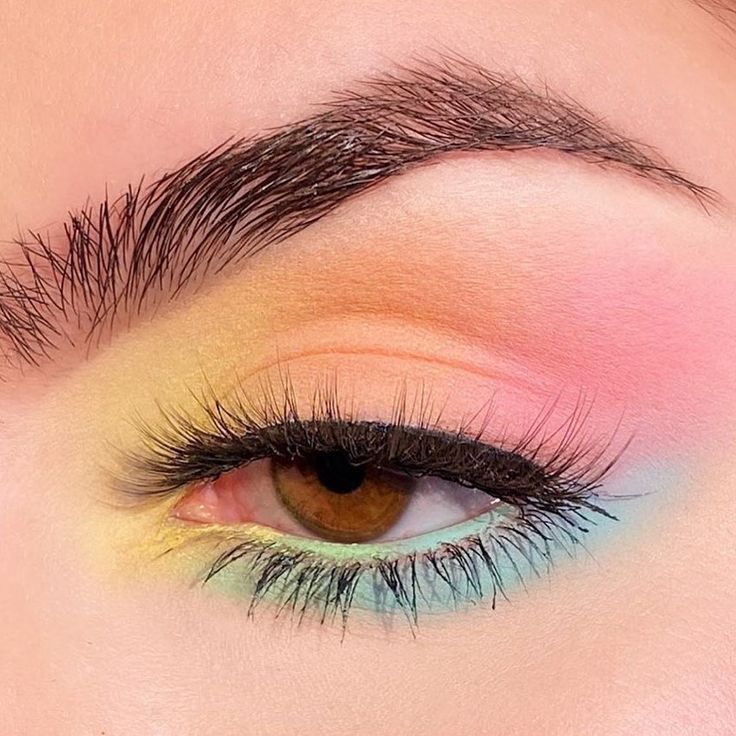 Bright Eye Shadow Looks, Easter Make Up Look, Pastel Eye Makeup Looks, Colorful Make Up Ideas, Pastel Rainbow Eyeshadow, Makeup Looks Creative Easy, Easy Easter Makeup Looks, Fun Easy Eyeshadow Looks, Fair Makeup Ideas