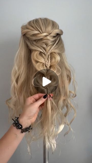 Easy Wedding Hairstyles Long Hair, Half Up Hair Tutorial Wedding, Boho Style Wedding Hair, Diy Boho Wedding Hair, Braid Hairstyles For Bridesmaids, Easy Half Up Half Down Hairstyles Wedding, Long Hair Upstyles Wedding, Long Hair For Wedding Bride, Half Up Bridal Hair Tutorial