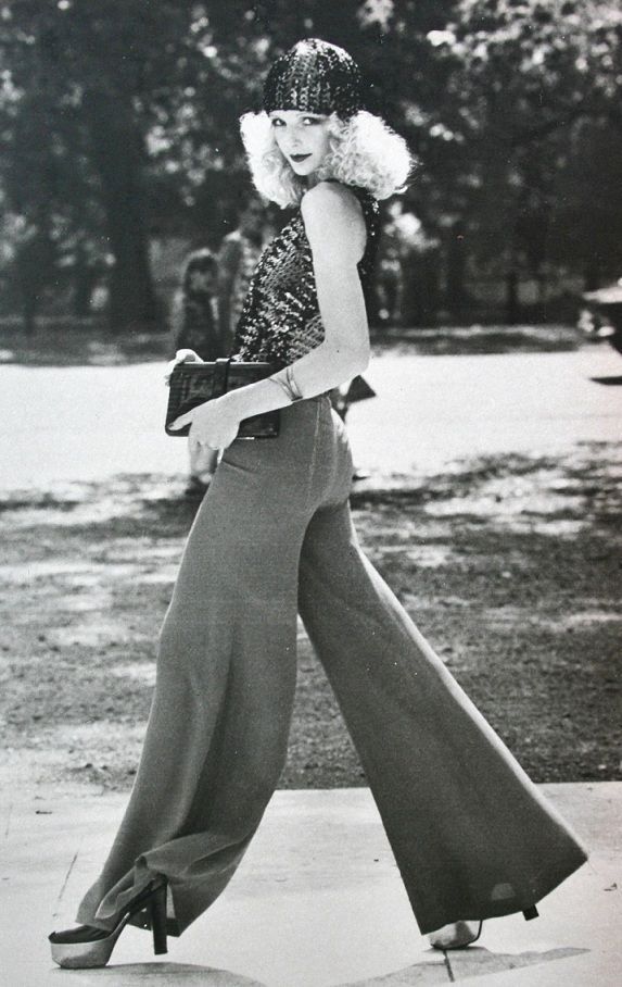 I love Biba Barbara Hulanicki, Biba Fashion, 70s Mode, Xl Mode, Street Style Vintage, Istoria Modei, Wide Legged Pants, Mode Retro, Fashion 1970s