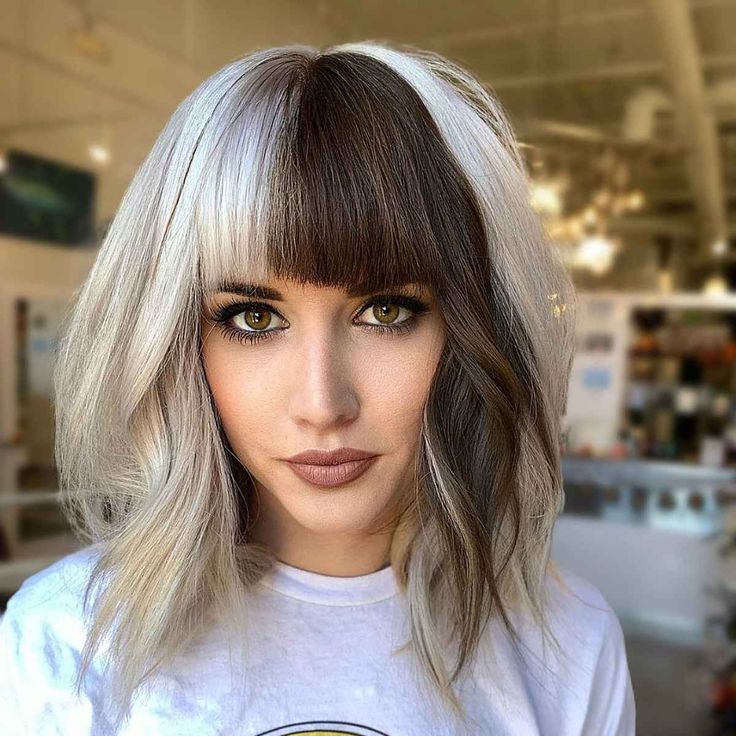 two-toned-medium-length-hair Edgy Hairstyles For Medium Hair, Oc Hair, Color Block Hair, Edgy Hairstyles, Half And Half Hair, Hair Doo, Two Toned Hair, Split Dyed Hair, Edgy Haircuts