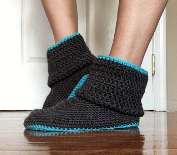 ***.pdf CROCHET PATTERN ONLY***This does not include the finished product.Skill Level: EasySizes included are: Small (US Women's 5-6), Medium (US Women's 7-8) and Large (US Women's 9-10)Using easy stitches, these slouchy slippers are super comfy and quick to work up.Plus, I have full stitch charts for the soles of all sizes of the slippers.Recommended Yarn4 - Medium Worsted WeightRecommended Hook5.5mm [US-I] or 6.0mm [US-J]Stitch Diagram?Yes for solesPattern InfoThe slipper pattern is in .pdf fo Slipper Crochet Pattern, Slipper Crochet, Pattern Boots, Crochet Slipper Boots, Womens Crochet Patterns, Boots Patterns, Slippers Pattern, Easy Stitch, Pattern Steps