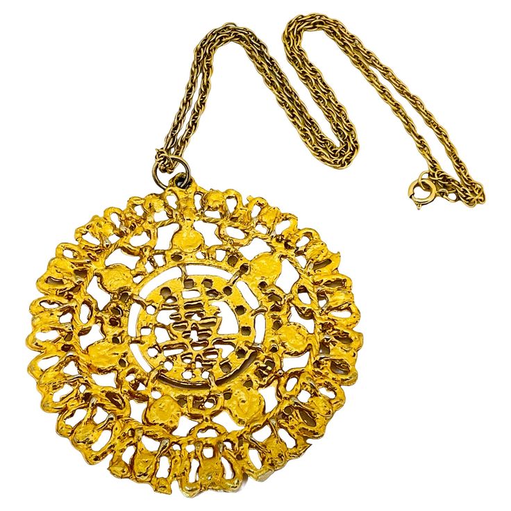 DETAILS • unsigned • gold tone • vintage designer runway necklace MEASUREMENTS • 19" long pendant is 3" in diameter CONDITION • very good vintage condition with minimal signs of wear SKU 12 ❤️❤️ VINTAGE DESIGNER JEWELRY ❤️❤️ Runway Necklace, Necklace Measurements, Designer Runway, Vintage Designer Jewelry, Designer Vintage, Long Pendant, Vintage Designer, Designer Jewelry, Vintage Gold