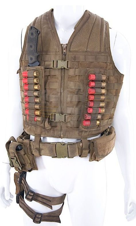 Predators - Royce's Ammo Vest (Adrien Brody) Survival Wallpaper, Doomsday Prepping, Adrien Brody, Tac Gear, Combat Gear, Tactical Equipment, Tactical Survival, Tactical Vest, Cool Gear