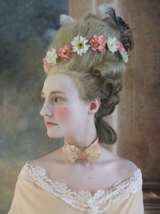 The Lady In Tweed 1700s Women, 1700s Hairstyles, 18th Century Makeup, Rococo Hairstyles, 18th Century Hairstyles, 1700s Fashion, 18th Century Hair, Rococo Aesthetic, Historical Hairstyles