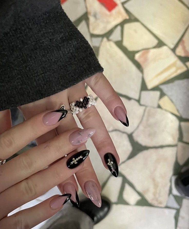 Black Almond Nails, Cross Nails, Edgy Nails, Goth Nails, Grunge Nails, Classy Acrylic Nails, Almond Acrylic Nails, Nails Only, Pink Acrylic Nails