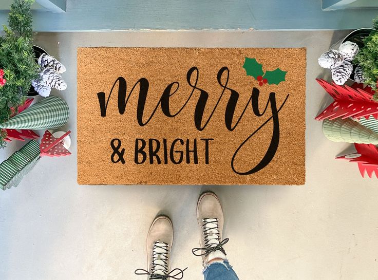 Merry and Bright Outdoor Christmas Doormat Holiday Entryway Decor, Holiday Doormat, Winter Doormat, Christmas Doormats, Holiday Entryway, Christmas Door Mat, Summer Doormat, Spring Doormats, Door Mat Diy