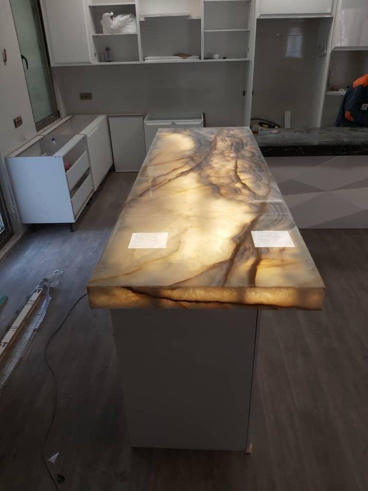 a counter top in the middle of a kitchen