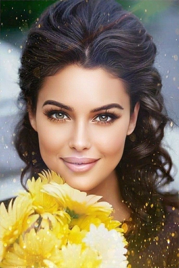 Glam Bride Makeup, Cute Eyeshadow Looks, Beautiful Brown Eyes, Belle Silhouette, Most Beautiful Eyes, Women Faces, Foto Art, Photography Women, Beautiful Smile