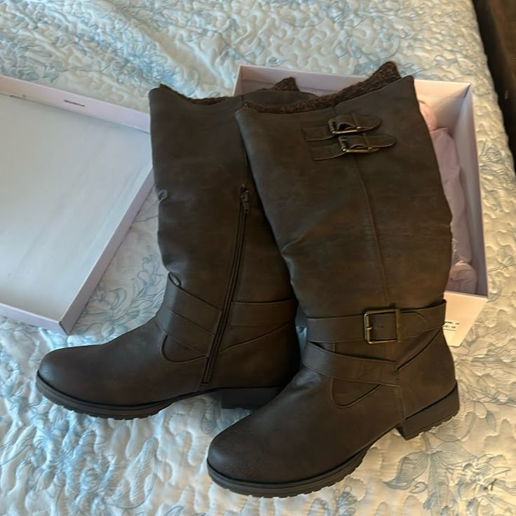 Brown Boots W Sweater At Top. Side Zipper For Easy On/Off. New Never Worn. Fold Over Boots, Dark Brown Boots, Harry Potter Dr, Just Fab Shoes, Shoe Inspiration, Shoes Brown, My Outfit, Fold Over, Winter Rain