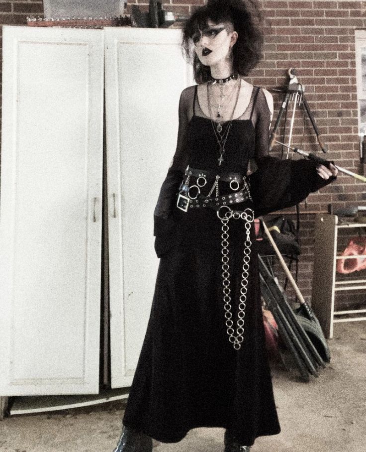 Trad Goth Outfits, Goth Outfit Inspo, Goth Fits, Goth Outfit Ideas, Goth Subculture, Goth Look, Estilo Punk, Alt Fashion, Swaggy Outfits