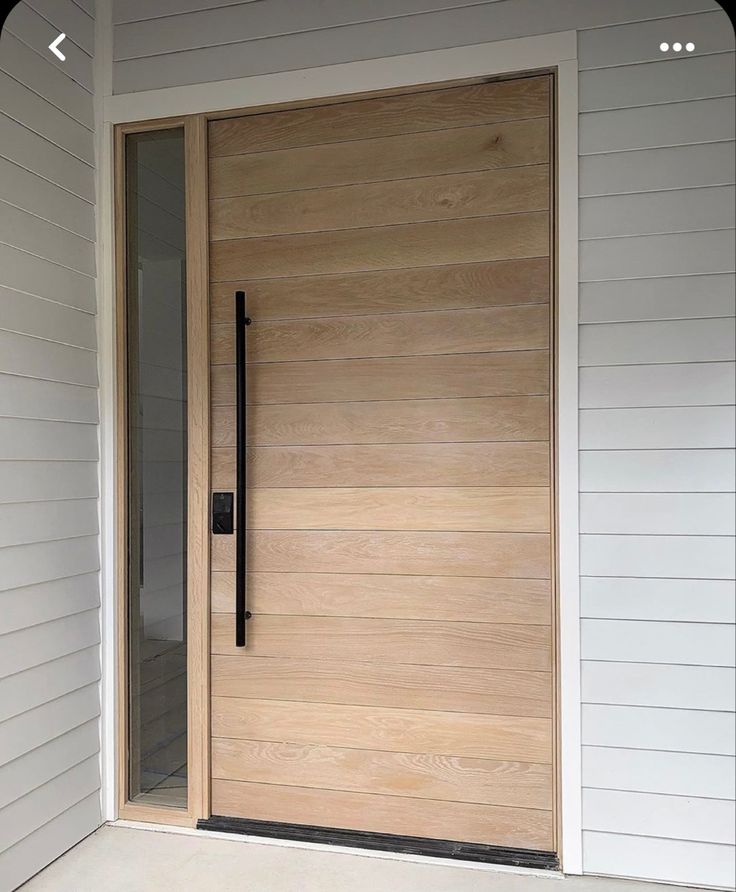 White Oak Front Doors, Oak Front Door, Modern Entrance Door, Front Door Styles, Modern Exterior Doors, Contemporary Front Doors, Side Doors, Modern Entrance, Modern Front Door