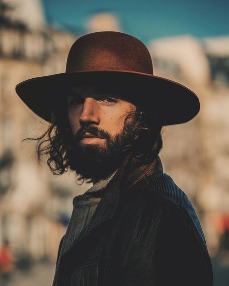 Style Mens Felt Hat, Hipster Hat, Dj Photography, Paris Fashion Week Men, Street Style 2018, Trend Analysis, Mens Fashion Photography, Paris Fashion Week Street Style, Street Style Paris