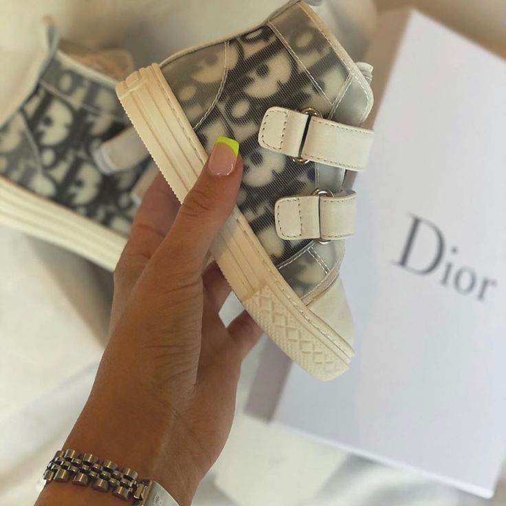 Luxury Baby Fashion, Dior Kids, Luxury Baby Clothes, Baby Dior, Interior Room, Designer Baby, Foto Baby, Luxury Baby