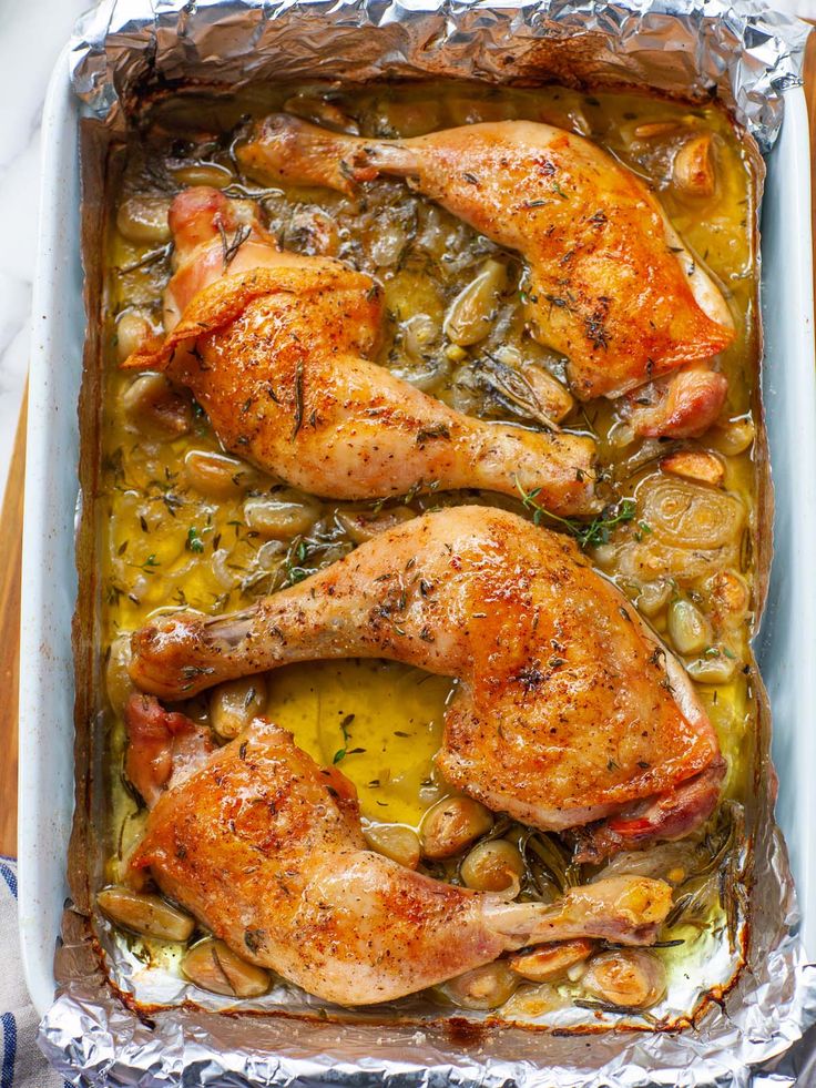 Garlic Herb Roasted Chicken, Chicken Casserole Recipes Videos, Chicken And Shallots Recipe, Chicken Rosemary Recipes, Chicken Drum Recipes, Rosemary Chicken Breast, Rosemary Dishes, Chicken Thyme, Chicken Rosemary