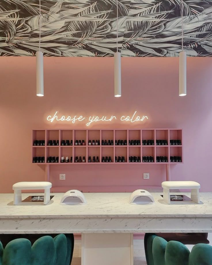 Nail boutique Nail Store Design Ideas, Retro Nail Studio, Nail Salon Interior Design Small Space, Nail Decor Salon, Nails Store Interior Design, Manicure Interior Design, Nail Boutique Ideas, Nail Store Interior Design, Bohemian Nail Salon