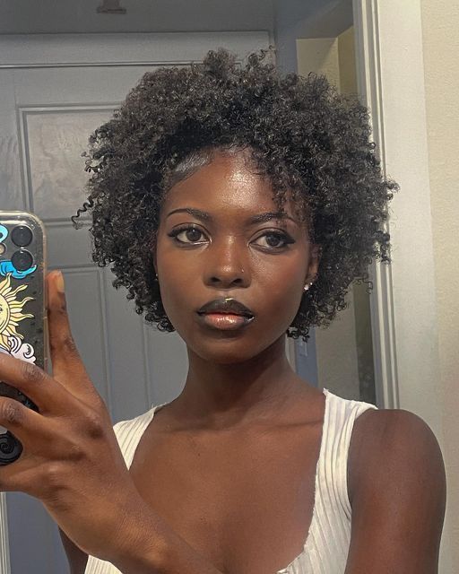 Short Curly Afro, Short Afro Hairstyles, Short Natural Curly Hair, Curly Fro, Twa Hairstyles, Natural Afro Hairstyles, Girls Natural Hairstyles, 4c Natural Hair, Hairdos For Curly Hair